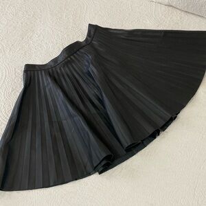 Sale!!!🛍️Pleated Vegan Leather Skirt